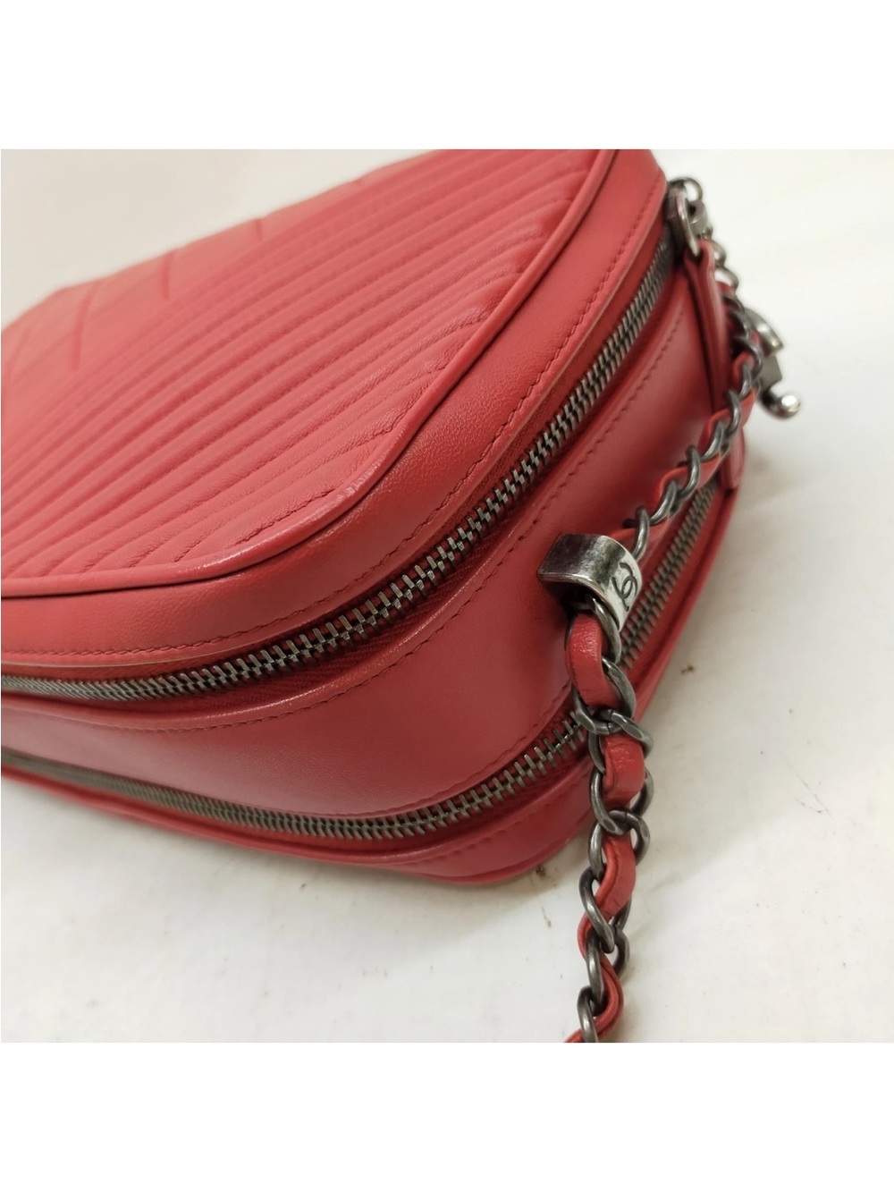 Chanel Boy Camera Bag Red Chevron Quilted Calfskin Double Zip Ruthenium - Picture 9 of 13